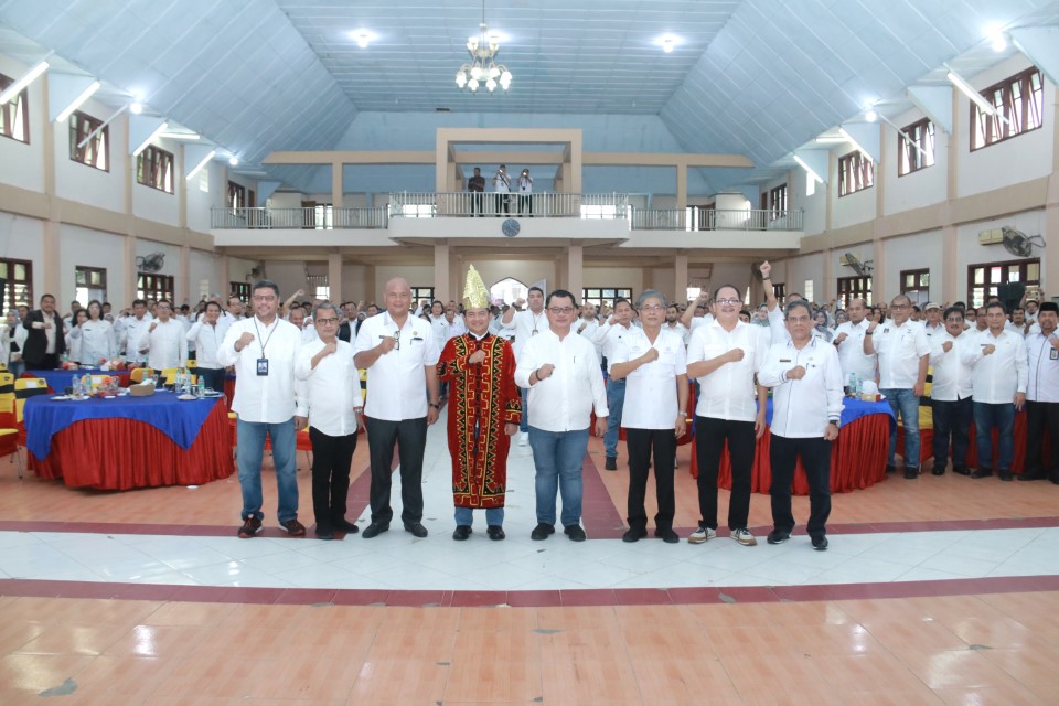 Kunjugan Pj. Gubernur Sumut Bersama Ny. Dessy Hasanuddin Di Sambut Plt. Wali Kota Gunungsitoli