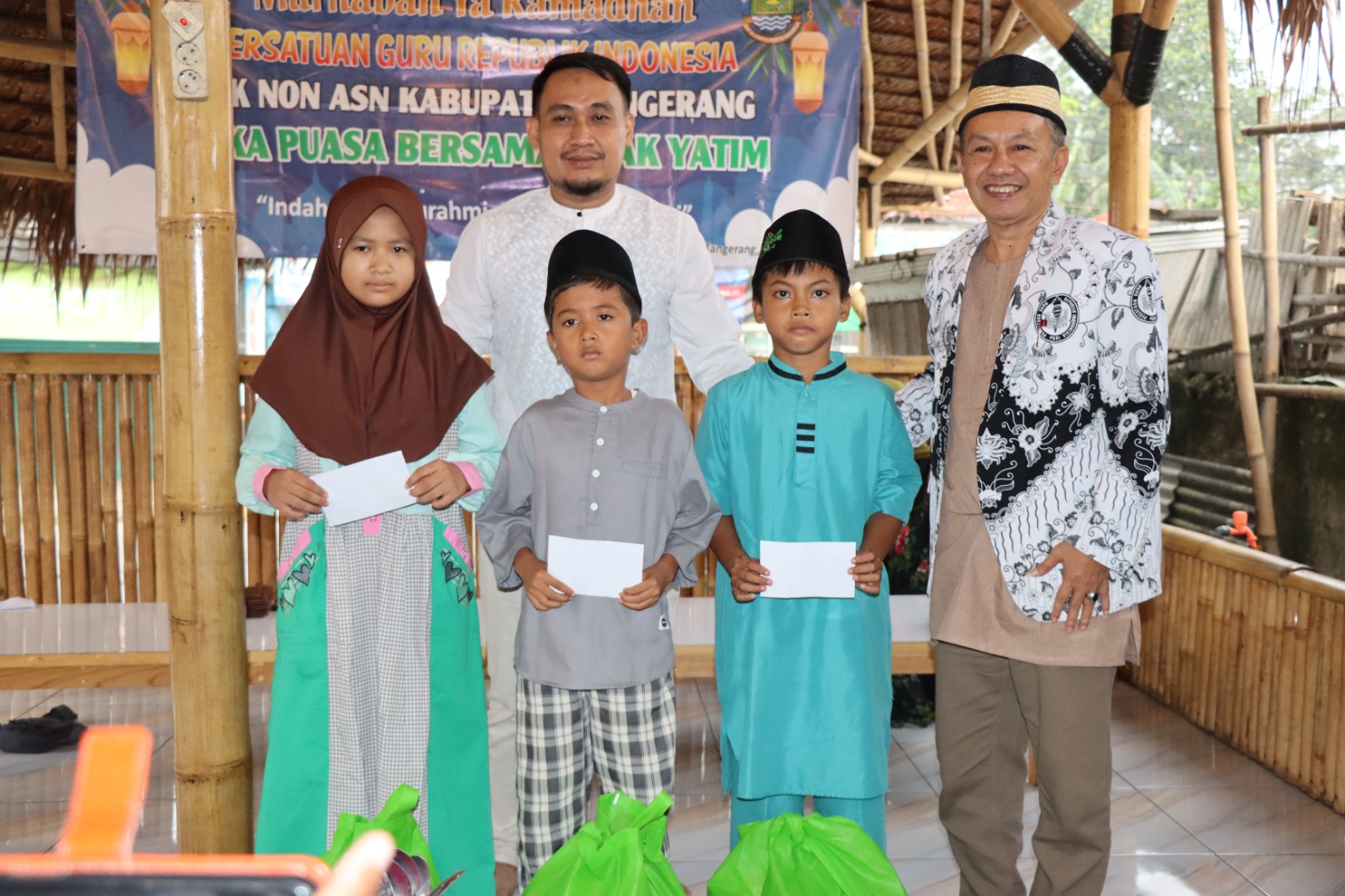 Persatuan Guru Republik Indonesia (PGRI) GTK Non ASN Kabupaten Tangerang Gelar Buka Puasa Bersama Anak Yatim