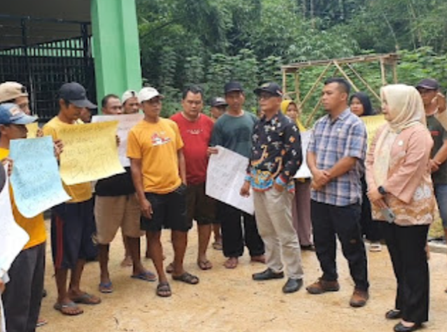 Haduh Terdeksi Masuk Angin!!Tentang Penyelesaian Penolakan Warga Berdirinya TPS3R di Dusun Kubu Banir Pardasuka Kabupaten Pringsewu