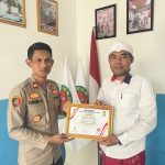 Kapolsek Purwasari dapat Penghargaan Warga Kehormatan dari Paguyuban Sorban