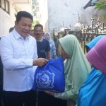 Bupati Bantu Perbaikan Rumah Dan Serahkan Kursi Roda di Buduran